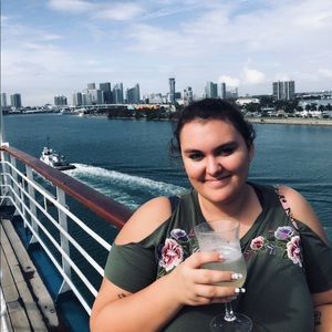 Meet your Posher, Alexzandra